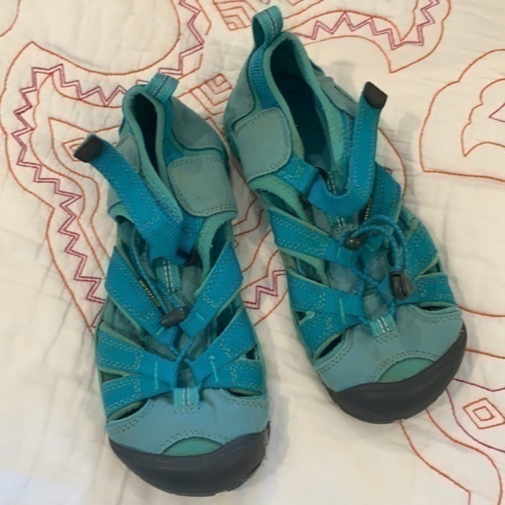 Kids Keen water shoes